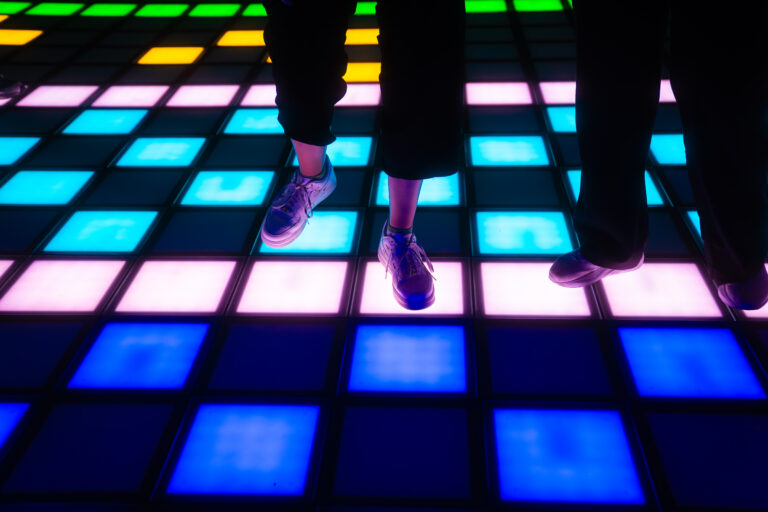 Pixel Floor - Kok Experience